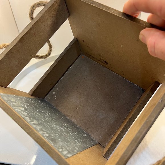 Apple Orchard home decor wooden boxes with Rope handles 7 x 6 x 4 inches, EUC - Picture 4 of 10